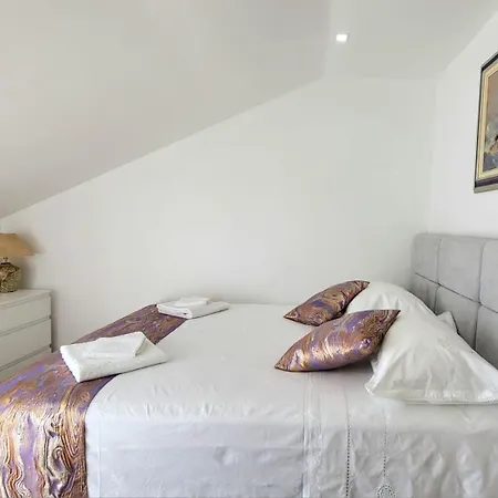 New Modern Olea Cozy Designed Apartment